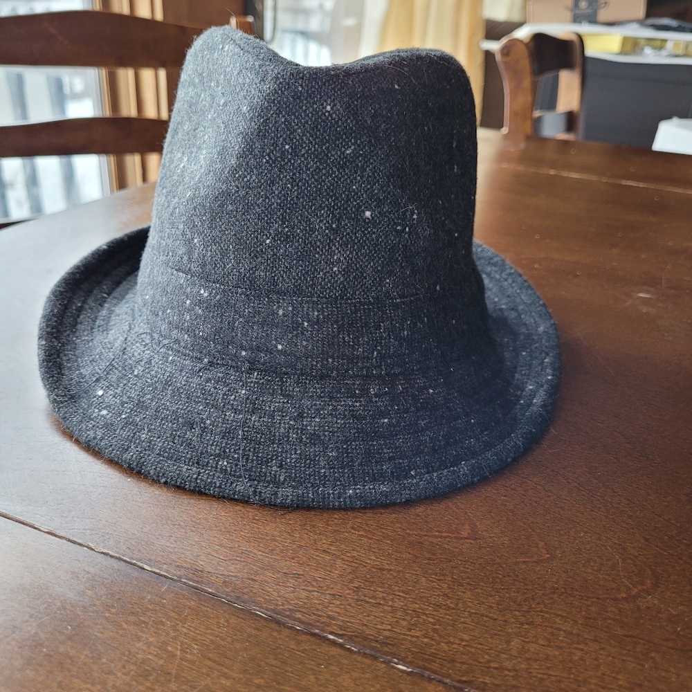 🎄SOLD🎄Manhattan Fedora Hat - Picture 2 of 8
